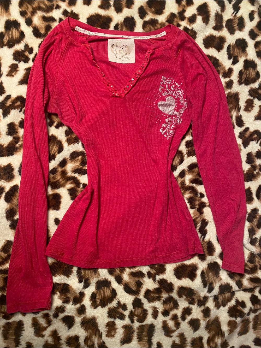 Embellished Raspberry Long-Sleeve V-Neck Tee - Picture 3 of 4